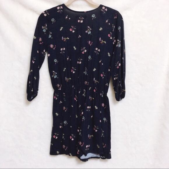 Hollister Black Flower Patterned V-Neck Romper - Picture 4 of 8